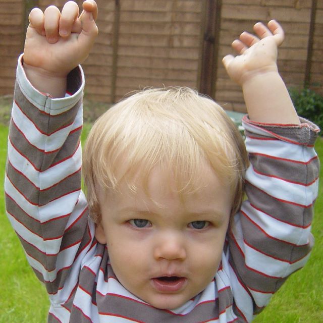 Hands up for more food!