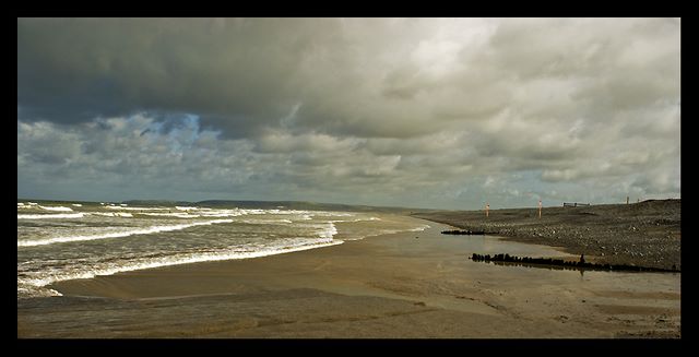 Pebble Ridge, Sand and surf